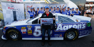 Illustration for article titled Denny Hamlin Will Miss Six Weeks Of NASCAR Racing, So What Happens Next?